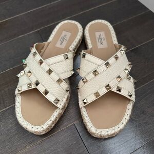 Valentino Garavani Rockstud Espadrille Slide Sandals Off-White